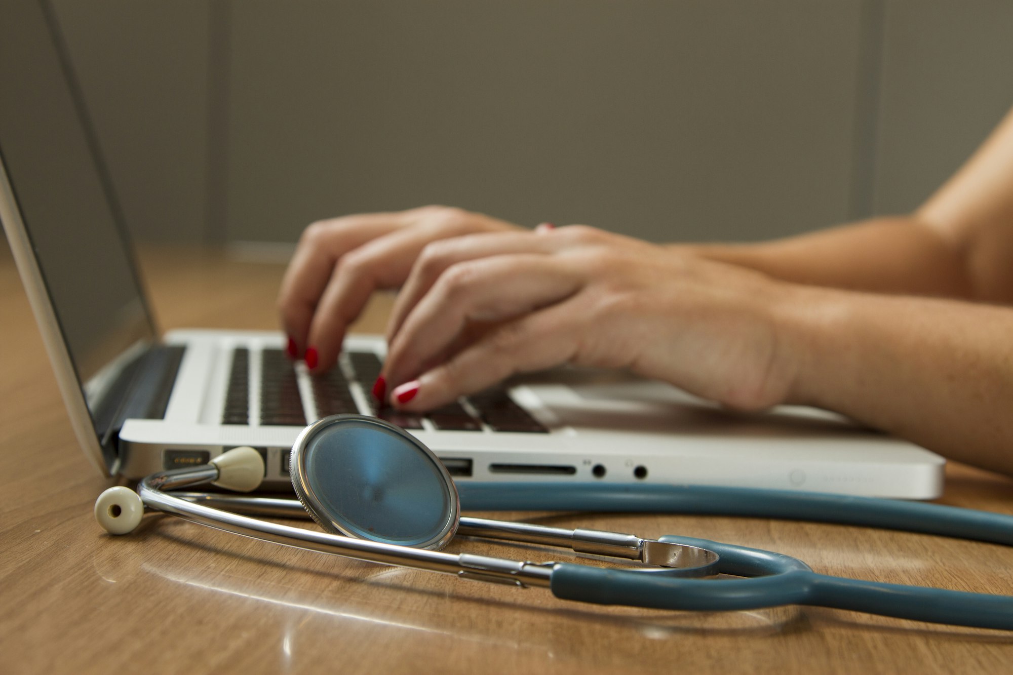 Digital health tools beside clinical care equipment